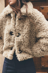 Elavine Teddy Jacket | Beige Faux Fur Winterjas met Gespen