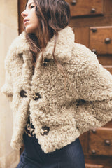 Elavine Teddy Jacket | Beige Faux Fur Winterjas met Gespen