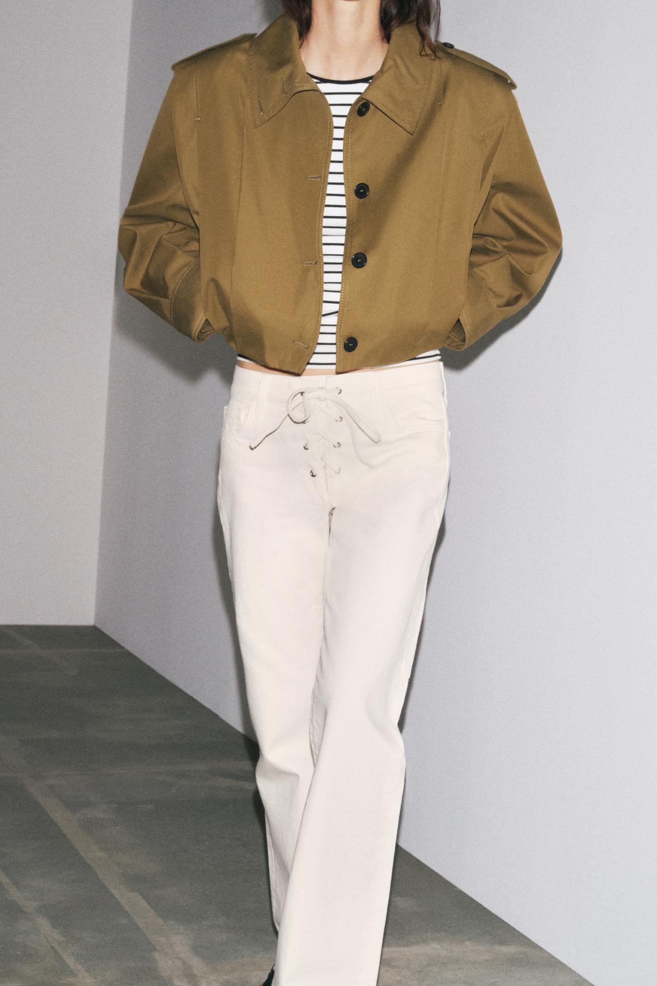 Zomerse outfit met off-white vetersluiting broek en cropped jasje