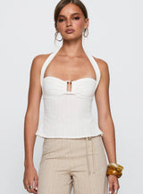 witte halter top dames met rok outfit
halter top dames close up detail stof