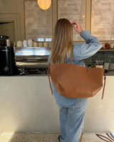 Clutch en schoudertas detail van Taviana-set
