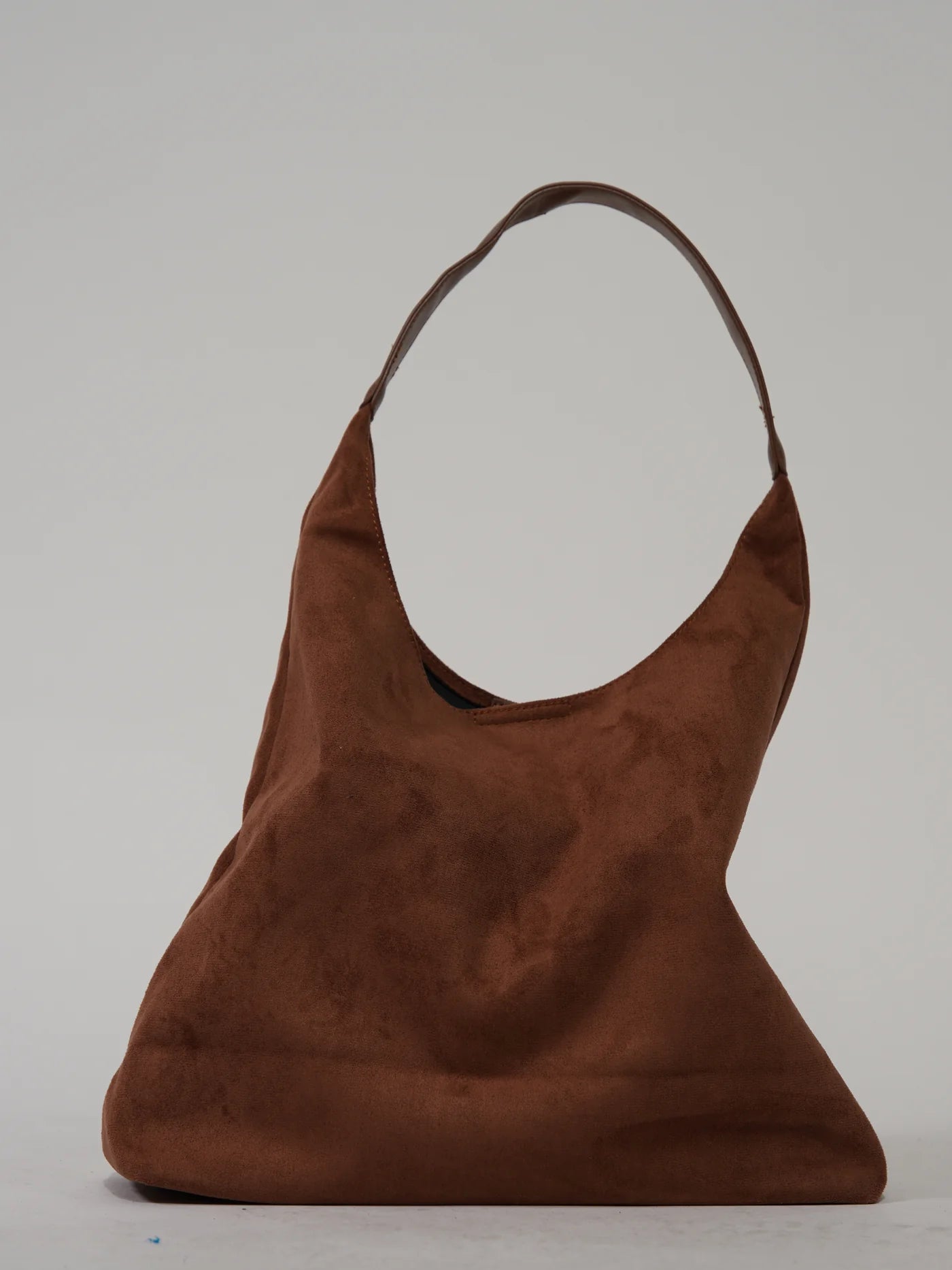 RetroSoft Suede Shoulder Bag – stijlvolle schoudertas van vegan suède met bijpassende clutch. 