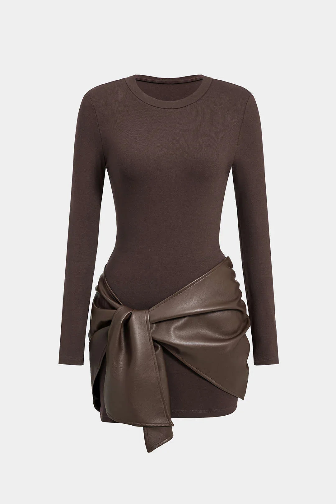Bruine fitted mini-jurk met vegan leather taille detail – stijlvolle Salejano look