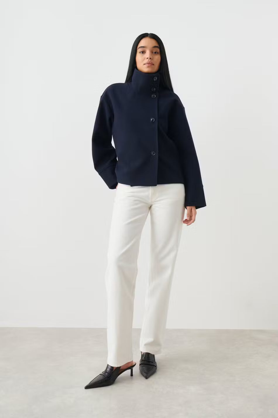 norava jas navy blauw gestyled met jeans