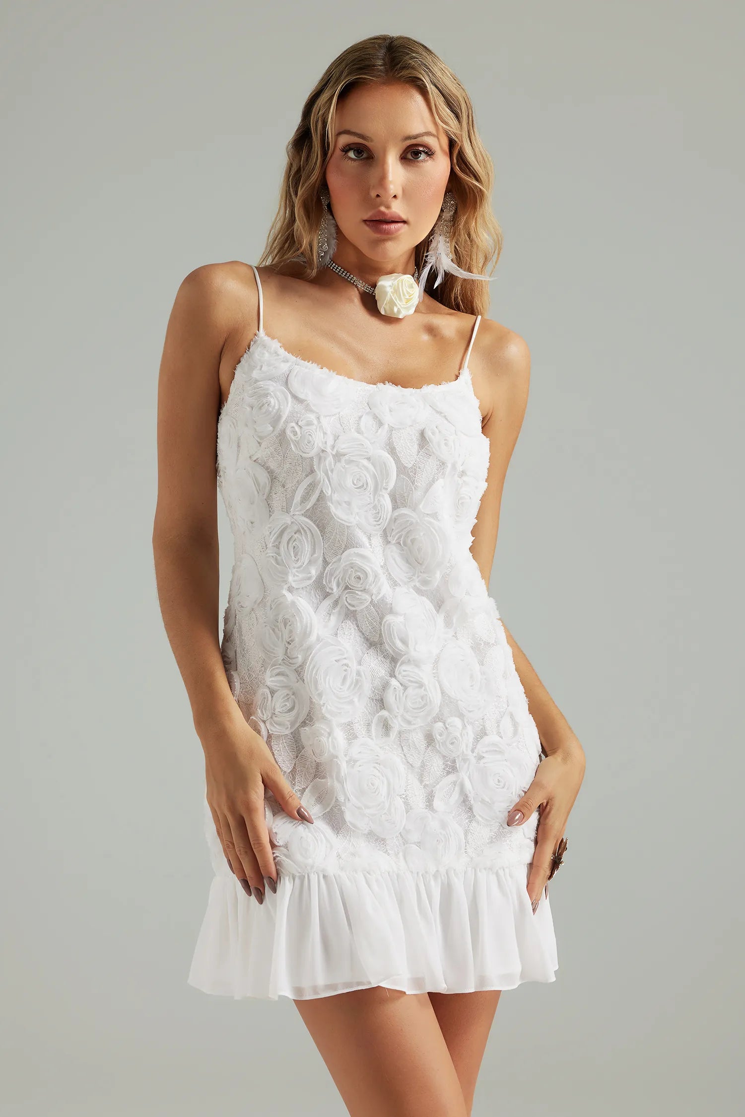 witte bloemenjurk met luxe details