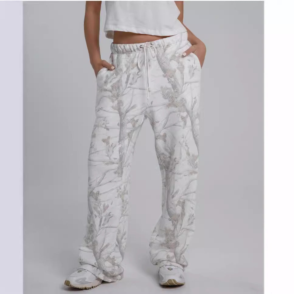 Camo Urban Loungewear | Witgrijze Lounge Set met Takkenprint & Oversized Fit