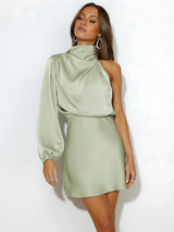 Saliegroene asymmetrische jurk
