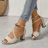 beige sandalen met open teen en verstelbare bandjes