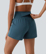 Achteraanzicht sportshort met hoge tailleband en vakje