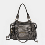 Maverick Bag – Stoere schoudertas in de kleur grijs met vintage flair, slimme opbergruimte en afmetingen van 37x26x16 cm