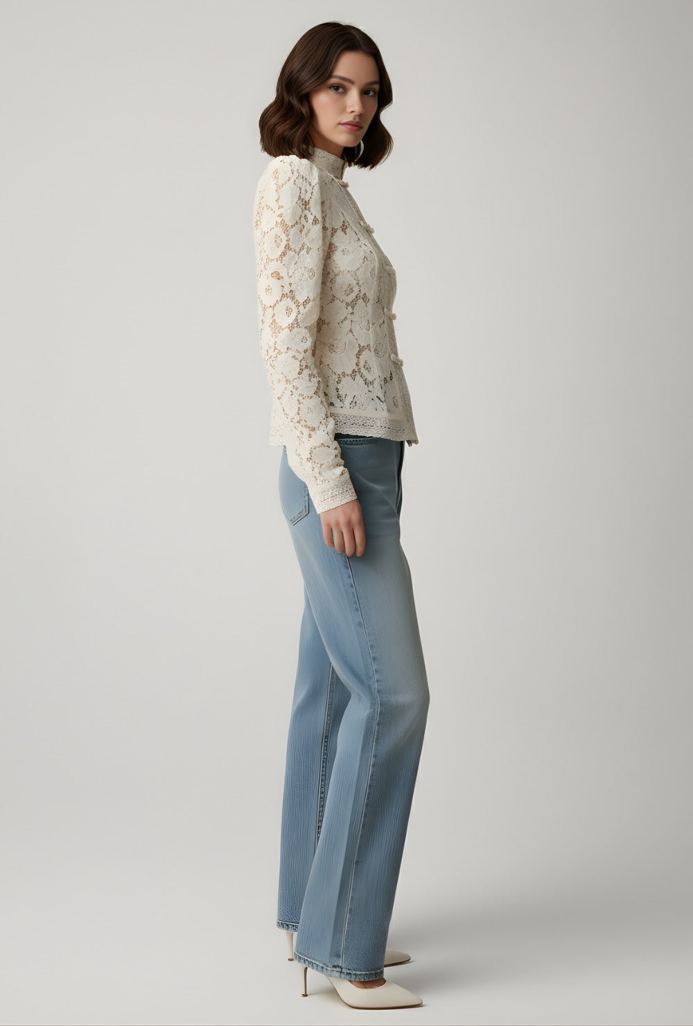 Kanten blouse gestyled met jeans – moderne look