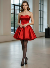 Rivella Bow Mini Dress rood zonder strik styling met hakken