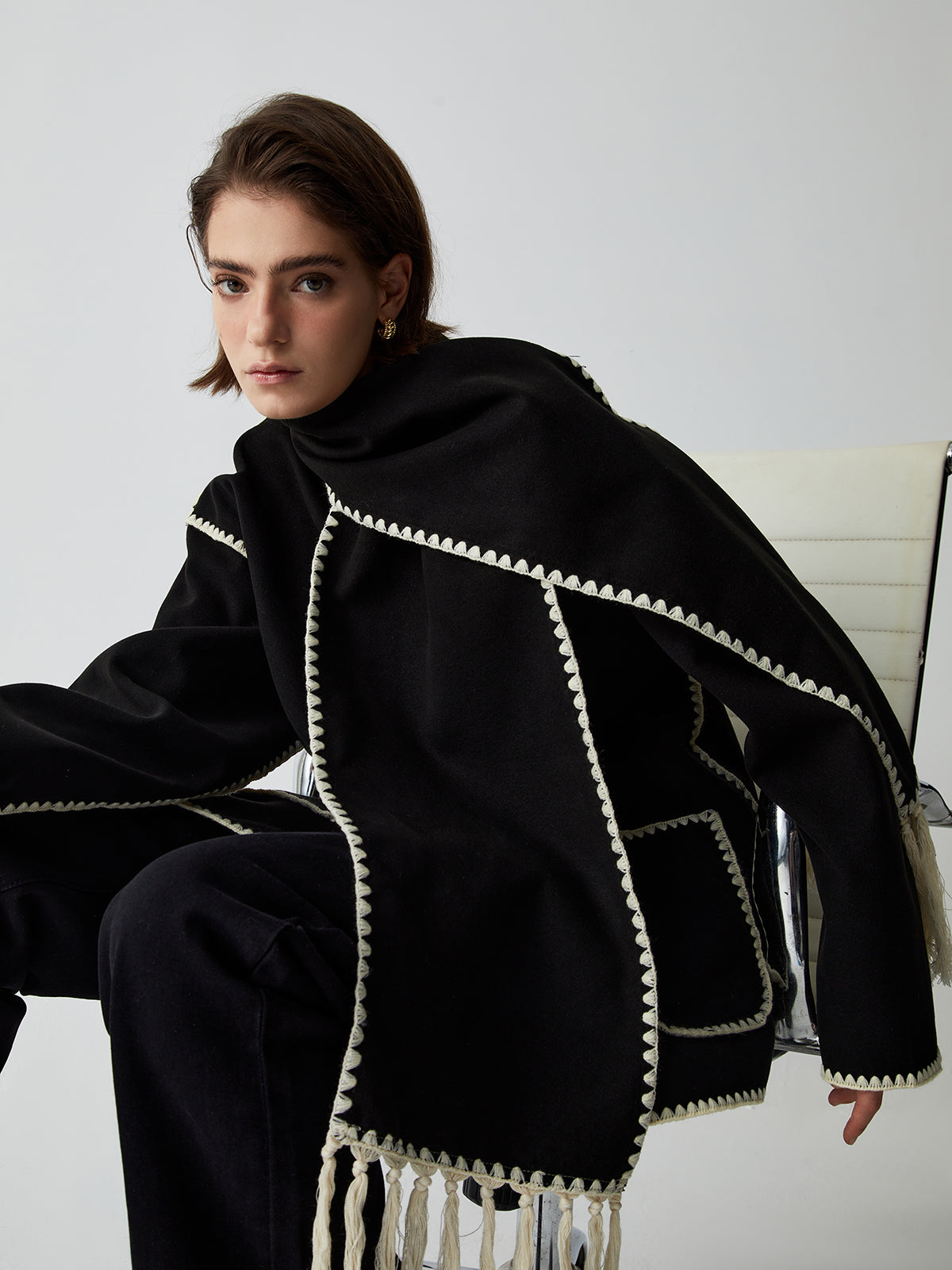 Serapha Scarf Coat | Cape-jas met geïntegreerde sjaal