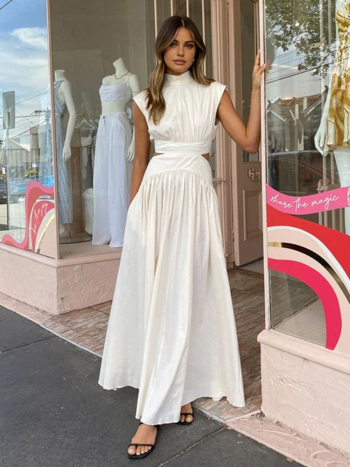 Selene | Mock Neck Cut-Out Maxi Jurk
