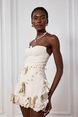 zomerjurk strapless met bloemen en elegante pasvorm