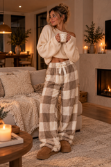 beige witte fluffy pyjamabroek dames met ruitjes en strik