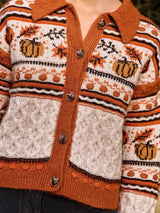 oranje en beige gebreid vest met knoopsluiting en pompoenprint productfoto