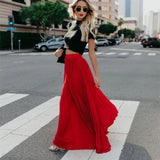 Rode plissé rok met zwarte crop top