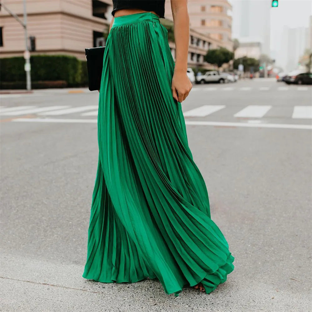 Groene maxi rok met plooien en zwarte top