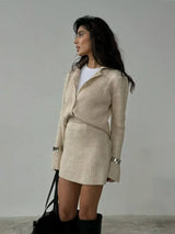 Beige rib knit set met overhemd en rok – elegante herfst look