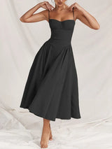 Artistic Retro Dress in zwart elegante swing jurk met vrouwelijke pasvorm en verfijnde details.