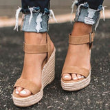 Espadrilles met sleehak en suède-look in beige