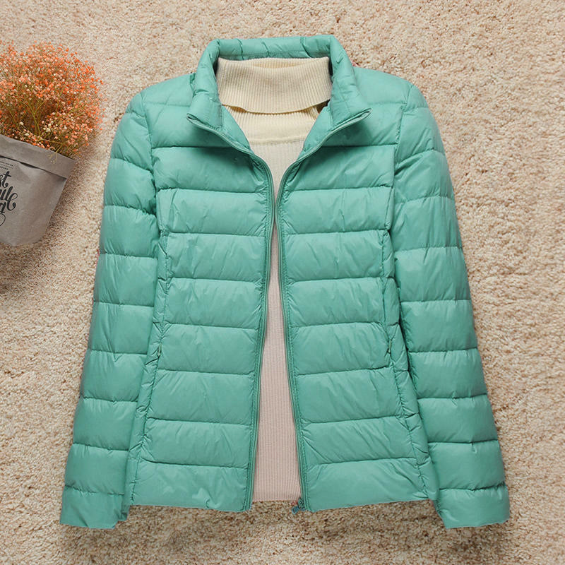 mintgroene jas met kraag zonder capuchon, licht glanzende finish