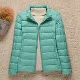 mintgroene jas met kraag zonder capuchon, licht glanzende finish