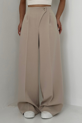 beige wide leg pantalon met high waist en dubbele knoopsluiting