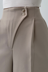 beige wide leg pantalon met high waist en dubbele knoopsluiting