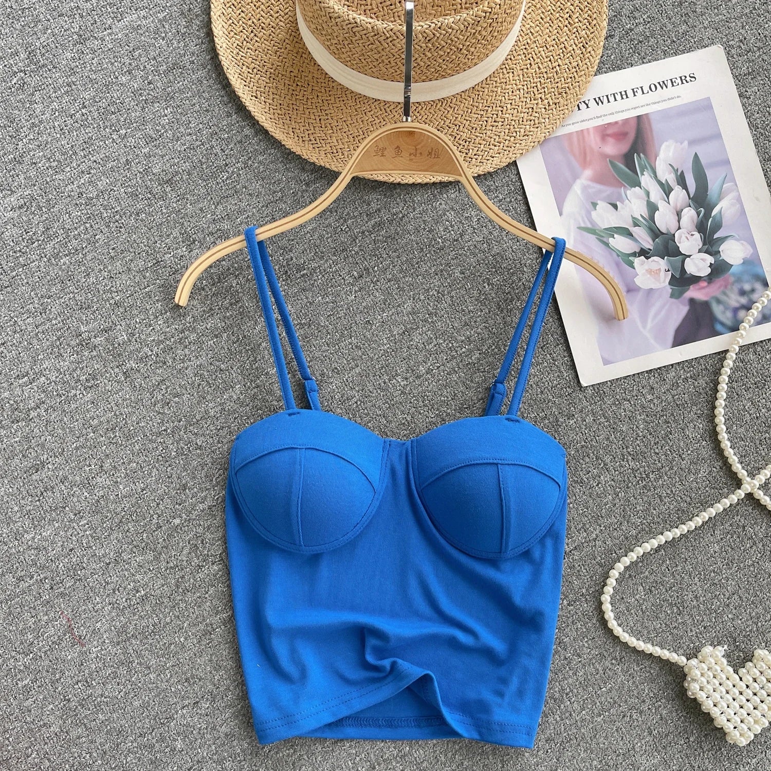 Blauwe top met cups en verstelbare bandjes