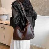 bruine vegan leather schoudertas met ruime vorm