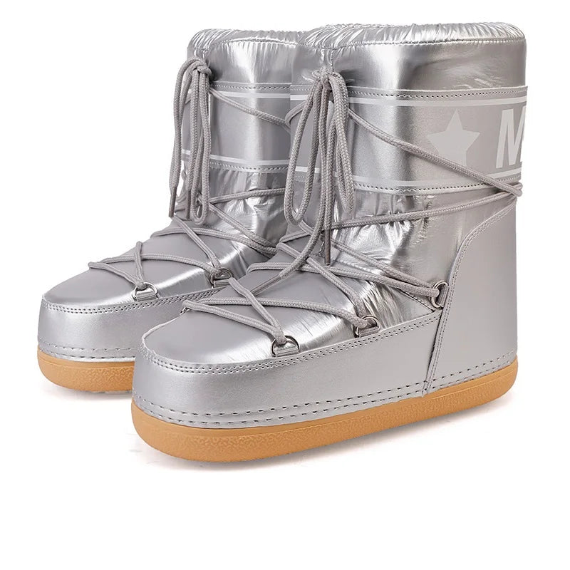 zilveren snowboots met metallic finish en beige zool