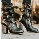 zwarte enkellaars met chunky hak, gespen en ritsdetail voor dames