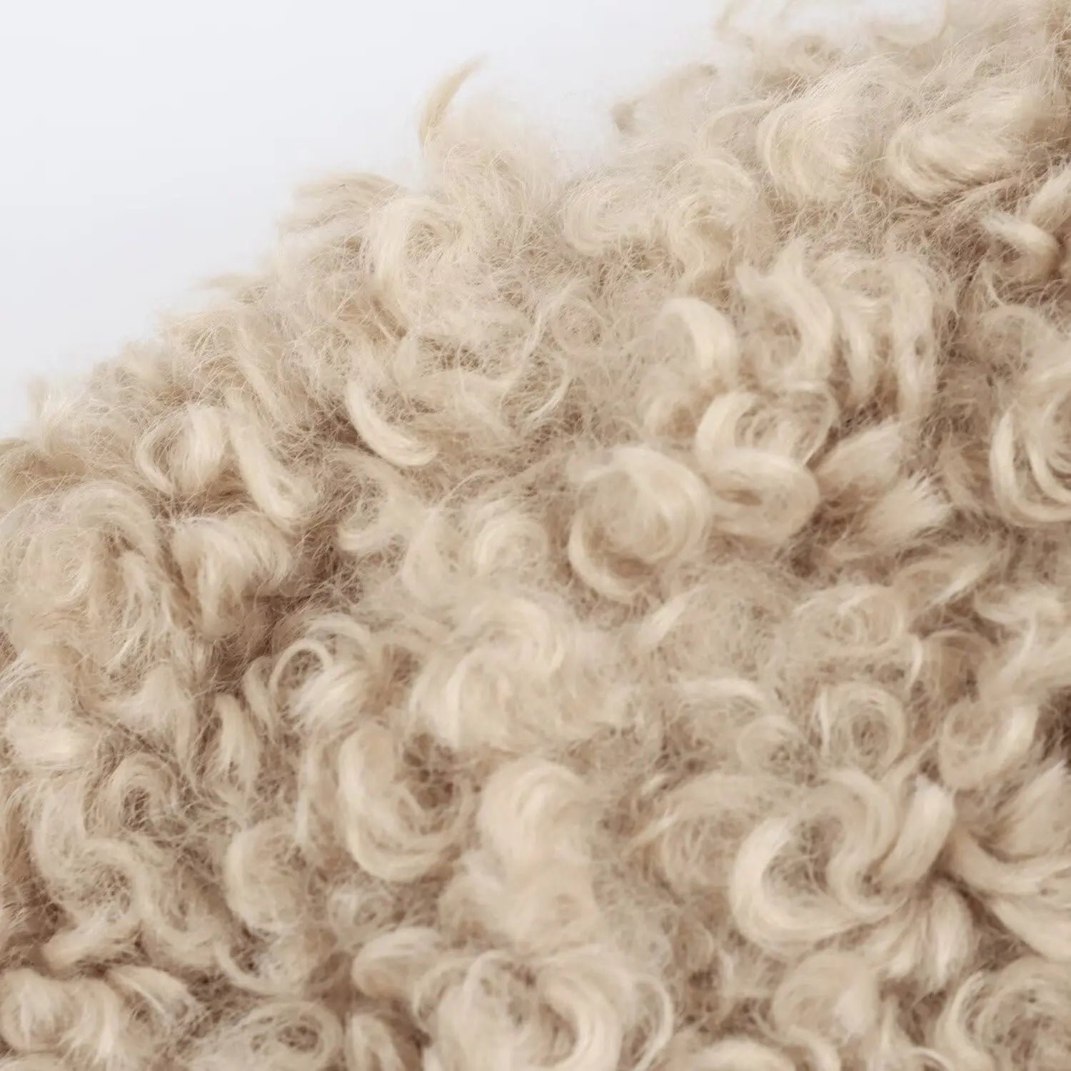 Elavine Teddy Jacket | Beige Faux Fur Winterjas met Gespen