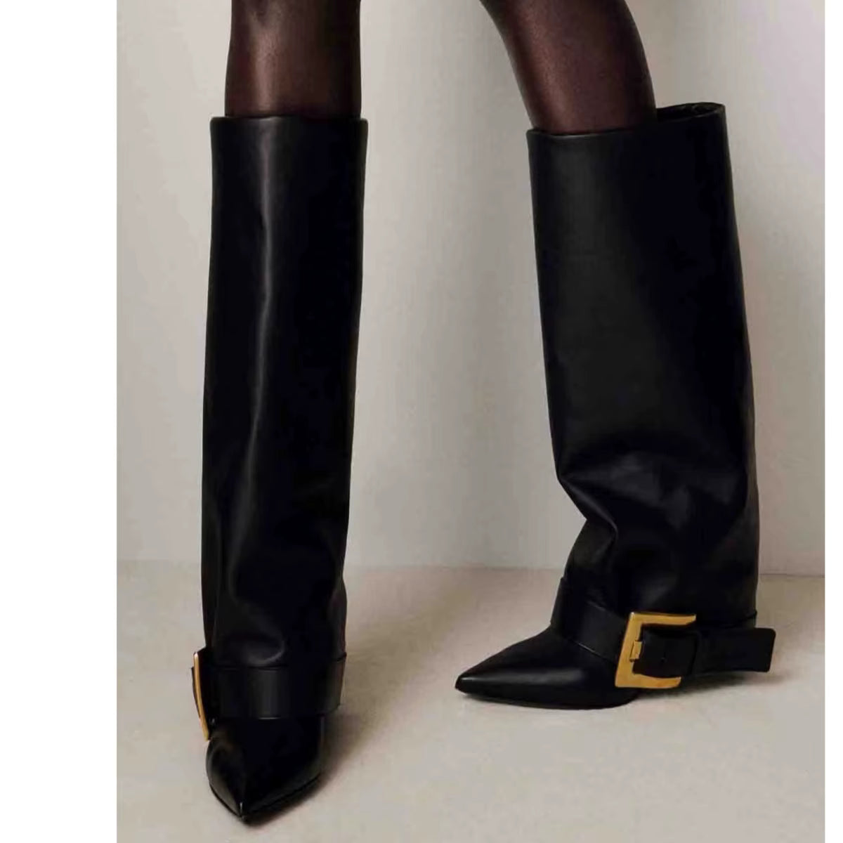 Velmira | Bottes de mode haute couture avec boucle dorée