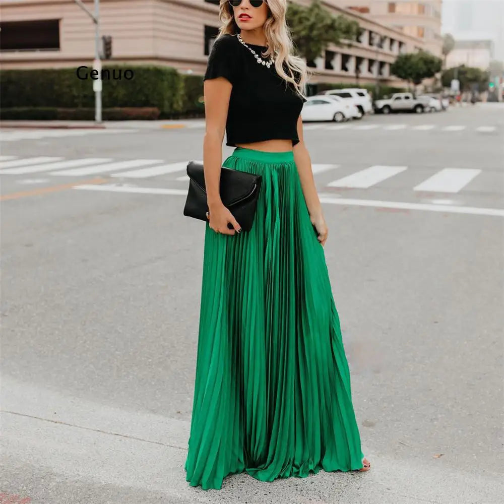 Groene maxi rok met plooien en zwarte top