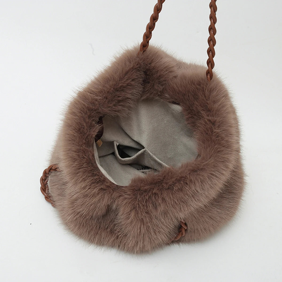 Fiora Fluff Bag | Luxe Teddy Handtas met Gevlochten Handvat & Ketting