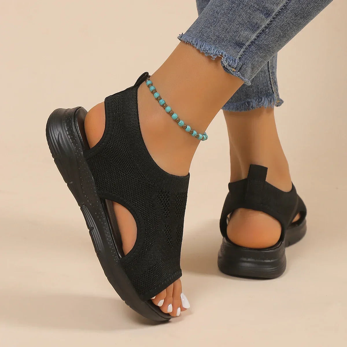 chunky knit mesh sandalen in zwart met ademend mesh materiaal