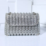 Dazzle Strass Mini Bag - Sprankelende mini tas met luxe uitstraling en magnetische sluiting."