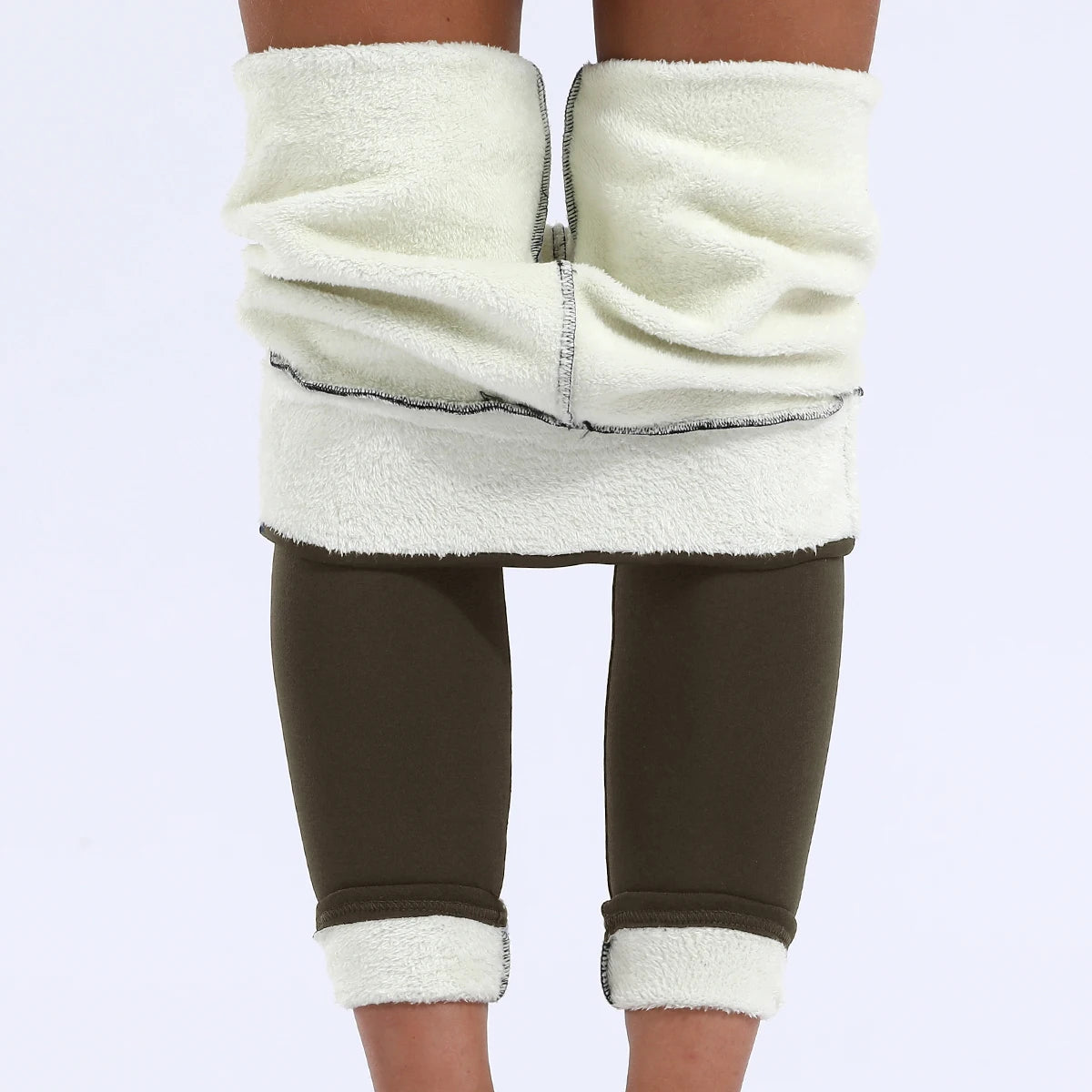 Nordic Luxe Legging, in espresso gevoerd en comfortabel, perfect voor koude dagen en stijlvolle winteroutfits.