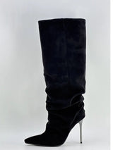 zwarte slouch boots met puntneus en hoge stilettohak