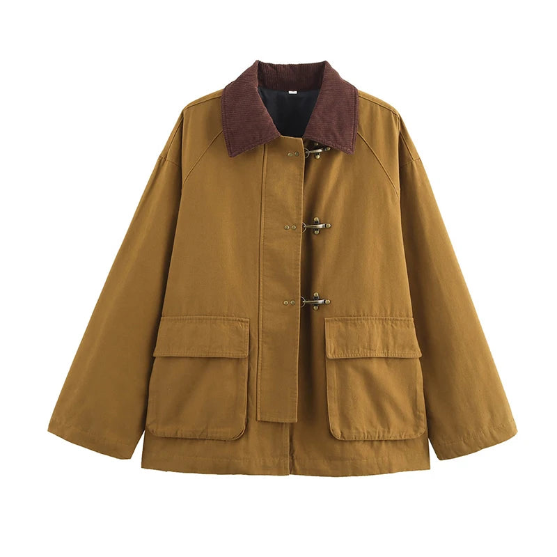 camel workwear jacket met corduroy kraag en toggle sluiting op witte achtergrond