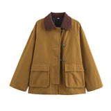 camel workwear jacket met corduroy kraag en toggle sluiting op witte achtergrond