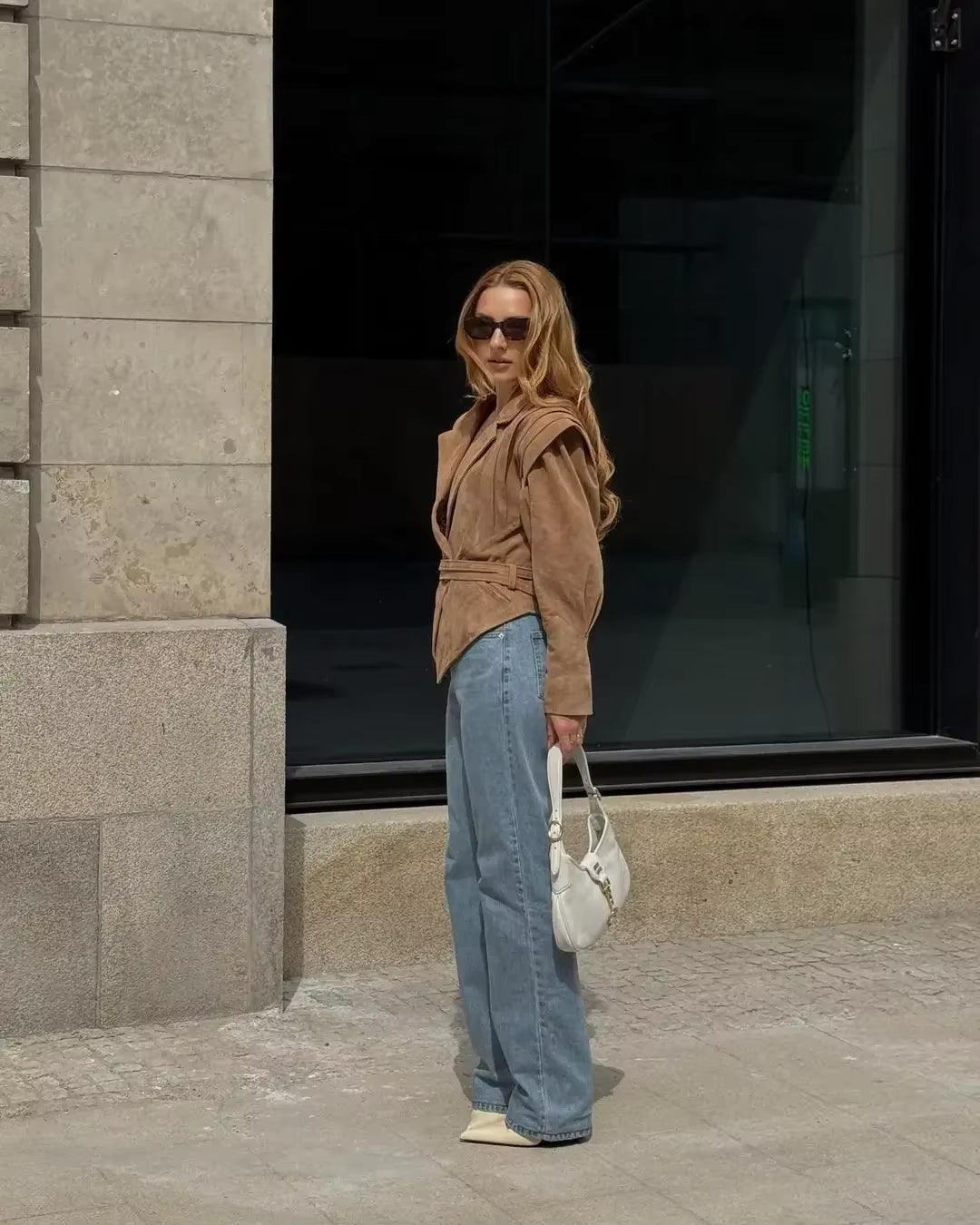 Veloria Vegan Suede Jas | Dames herfstjas met schouderdetails & ceintuur