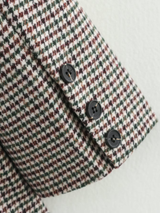 klassieke geruite blazer dames met knopen op de mouw