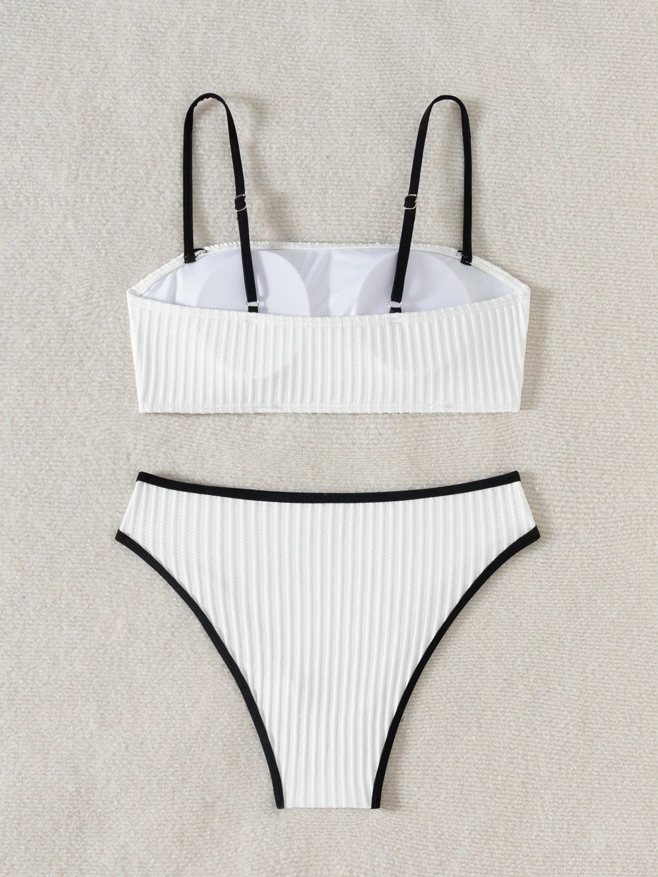 Elverra | Witte Ribgebreide Bikini met Zwarte Biezen & High Waist Slip