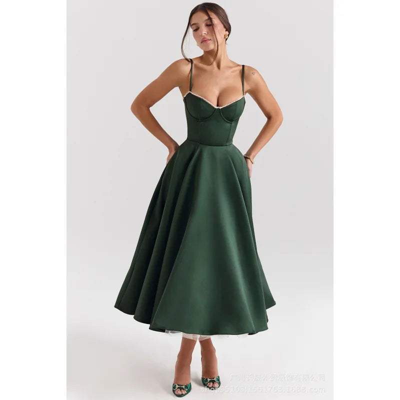 donkergroene elegante midi jurk achterkant met volle rok