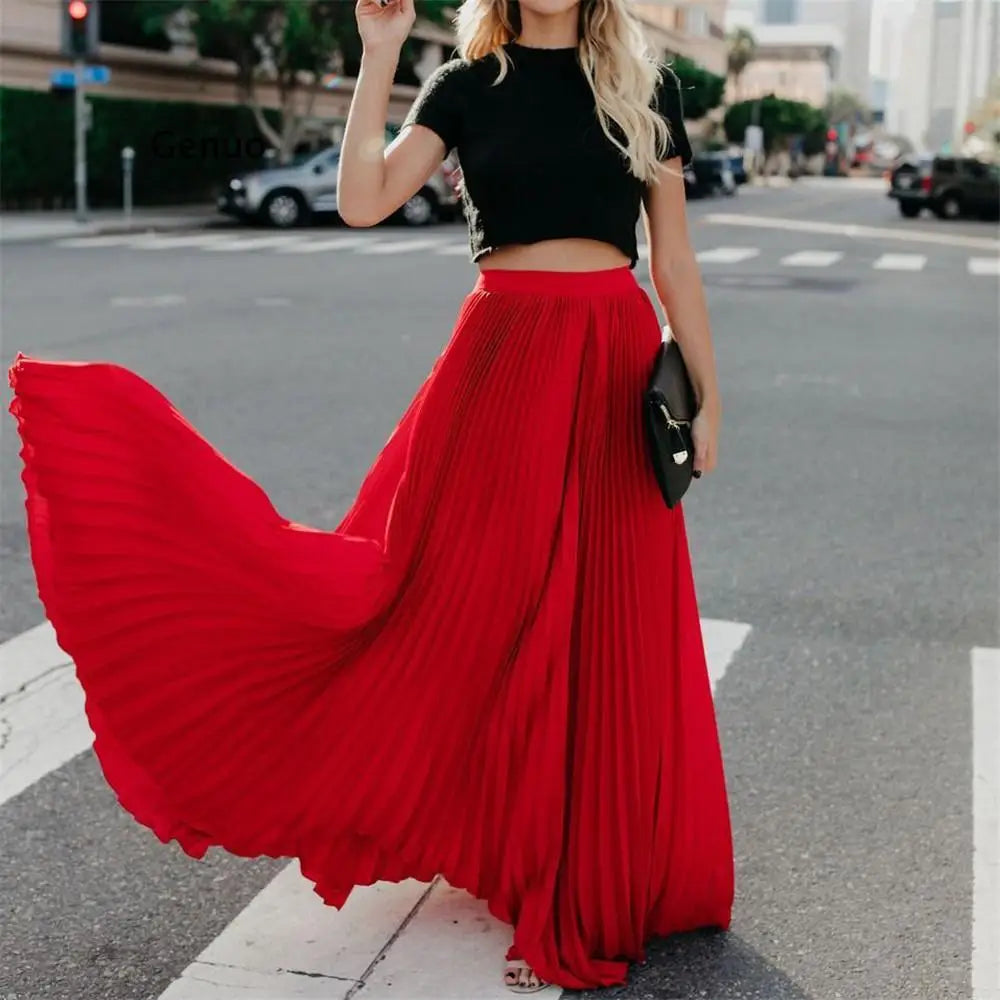 Rode plissé rok met zwarte crop top