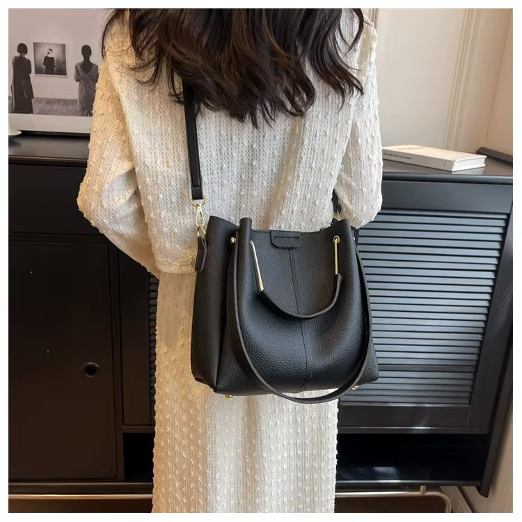 Viva Chic Tote | Elegant Shoulder Bag